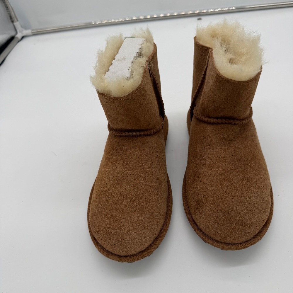 Kirkland Signature Kids 3 Shearling Boots Chestnut Brown Suede Sheepskin 7771011